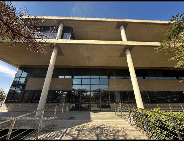 1,700M² OFFICE TO LET IN WOODMEAD